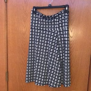 Max Studio Blue and White Patterned Skirt Size Adult Small